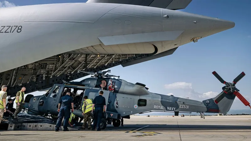  Blindohet  Mesdheu pas sulmit në Akrotiri  Helikopterët britanikë  Wildcat  dhe fregata italiane  Martinengo  përforcojnë mburojën kundërajrore në Qipro