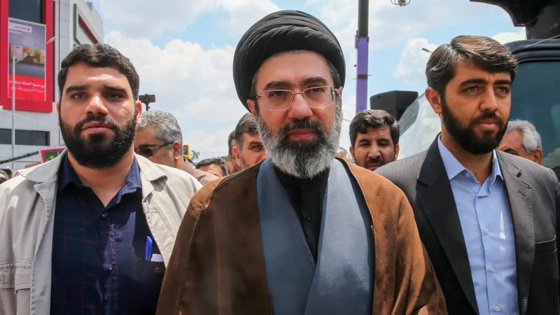  Mojtaba Khamenei në gjendje të rëndë për jetën   mediat nxjerrin detaje të reja  Po mbahet gjallë me aparatura mjekësore