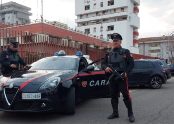 I kërkoi divorcin, 43-vjeçari shqiptar përndjek gruan në Itali dhe tenton ta vrasë me thikë