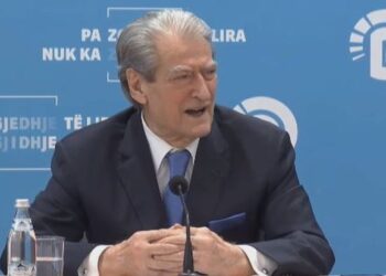 Berisha: Misioni i mësuesve, përcaktues për kombin! Sistemi arsimor në krizë