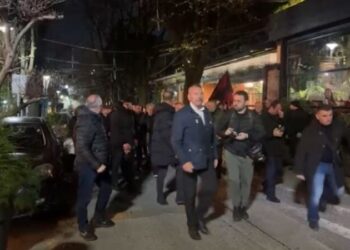 Pas dy orësh Berisha përfundon ‘kilometrin e fundit’ të protestës së PD në selinë blu