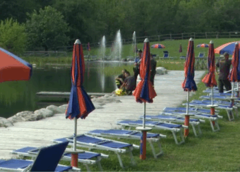 6 persona në gjyq për vdekjen e 7-vjeçares shqiptare Anisa Murati! Nuk dinte të notonte, i dhanë byzylykun me ngjyrë të gabuar dhe u mbyt në liqen