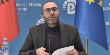 Vendimi i PS, reagon Bardhi: I korruptuari mbron të korruptuarit! Rama zyrtarisht peng i Ballukut