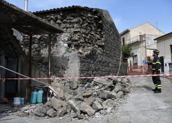 Tërmet i fortë në Itali, mbyllen shkollat Catania, mbi 600 raportime për dëme