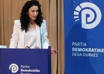 Ish-kandidatja për deputete jep dorëheqje nga posti në PD dhe shpërthen në kritika të ashpra: Partia nuk po hapet