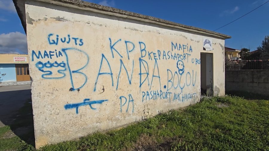 Fshati në Fier më shumë banesa se njerëz  qendra shëndetësore është kthyer në gërmadhë