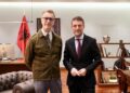 “Të gjitha rrugët të çojnë në Bruksel”, ministri Hoxha takon ambasadorin Gonzato