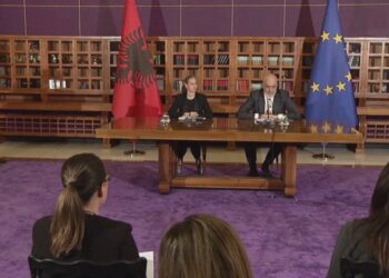 Deklaratat e ambasadave pas seancës, Rama: Asnjë presion! Nuk pranoj të më shohë njeri nga lart poshtë