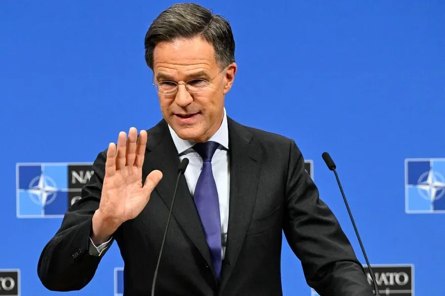 Shefi i NATO s  Po punojmë për të rihapur Ngushticën e Hormuzit