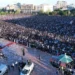 Sot “Fitër Bajrami”, besimtarët falin namazin në Sheshin Skënderbej. Spahiu: Festë e mirësisë dhe faljes