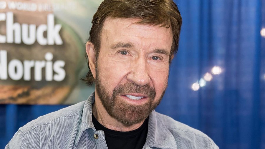 Aktori legjendar Chuck Norris ndërron jetë në moshën 86 vjeçare