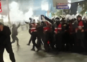Protesta e PD-së/ Lëndohen dy efektivë të “Shqiponjave”, nisen drejt Spitalit Ushtarak