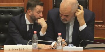 “Partia forcohet duke u hapur”, mesazhi i Braçes pas mbledhjes së PS në Njësinë 5