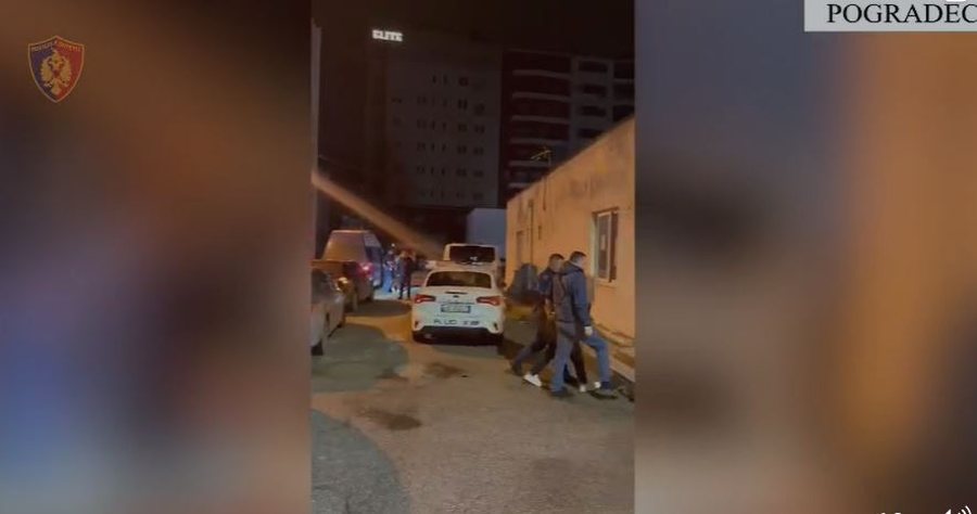 Tentuan të vjedhin argjendarinë në Pogradec  pranga dy të rinjve nga Mamurrasi