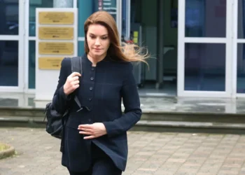 Në pritje të ëmbël, Ajola Xoxa kërkon ndryshim të masave të sigurisë për të dalë jashtë shtetit