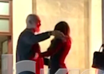 VIDEO / Ambasadorja e SHBA në Athinë, vizitë ‘misterioze’ në Kryeministri tek Rama