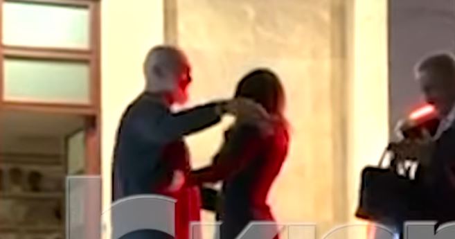 VIDEO   Ambasadorja e SHBA në Athinë  vizitë  misterioze  në Kryeministri tek Rama