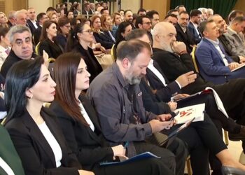 LIVE! Asambleja e PS, Klosi: Shkodra dhe Kukësi, territore ku beteja vijon! Opozita shkon vetëm në rënie