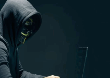 Telefonata mashtruese nga “banka”/ Ekspertët: Mos jepni të dhëna personale, refuzoni thirrjet që vijnë nga hakerat