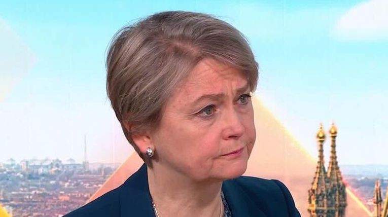 A është Mbretëria e Bashkuar shënjestër e Iranit  Ja si përgjigjet sekretarja e jashtme britanike pas sulmit me dron në bazën e Qipros