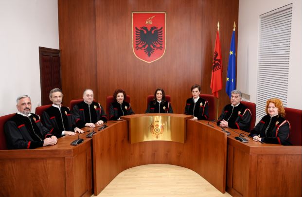 Katër anëtarë të Gjykatës Kushtetuese   Arresti në burg  ndaj Erion Veliajt cenon mandatin e fituar me votë 