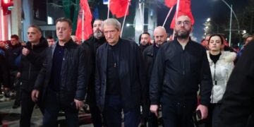 “Rezistenca nuk ndalet!”/ Gazment Bardhi: Ndryshimet në qeveri dhe polici erdhën nga protestat