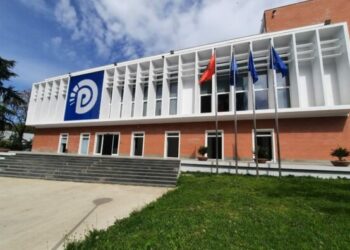 Nga protesta, Kuvendi Kombëtar dhe ndryshimet në statut/ PD mbledh Kryesinë, ja kur do të mbahet