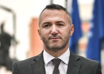 Kurti emëron këshilltarin e tij kryenegociator të Kosovës me BE-në