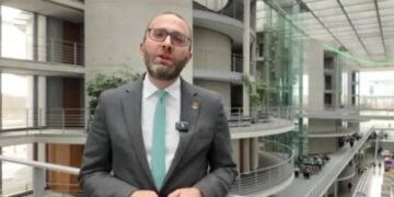 I quajti “mërgata e qyqeve”, Gaz Bardhi i përgjigjet Ramës nga Berlini: Kuptuam kush janë pengesat e Shqipërisë