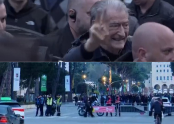 “Shumë aksion dhe asnjë fjalim!”, opozita me skenar ndryshe për protestën. Këlliçi: Skenari zbulohet kur shkohet