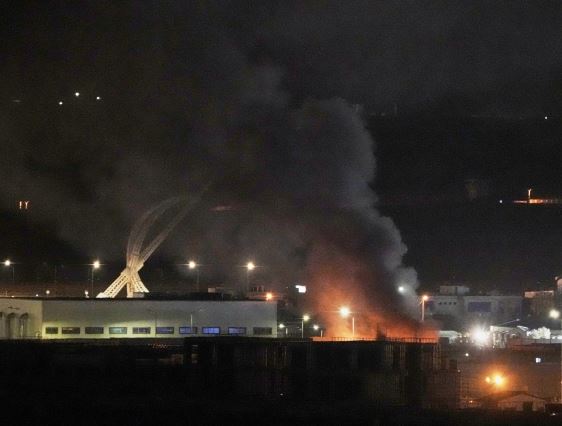 Sulmet mbi Irak  Rrezikohet jeta e ushtarëve italianë  tërhiqet një pjesë e kontigjentit