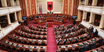 Të enjten Kuvend/ Zgjidhen anëtarët e Autoritetit të Konkurrencës dhe AKEP-it, dy interpelanca me Ramën e Lamallarin