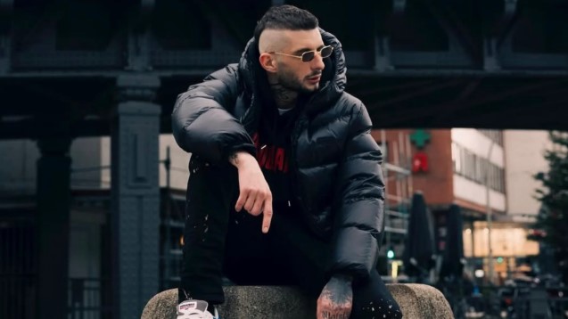 Dhuna ndaj gazetarit në Kosovë  arrestohet reperi Mossi  Sherri që nisi me diss e