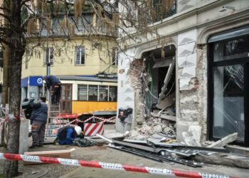 Tragjedia e tramvajit në Milano, drejtuesi dyshohet se ishte në telefon para aksidentit