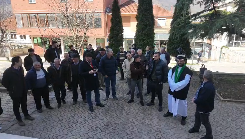 Banorët e Fushë Bulqizës kundër ndërtimit të HEC it  dorëzojnë peticion me 350 nënshkrime në Bashki