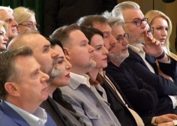 PS cakton drejtuesit kyç në qarqe, dy emra për kryeqytetin