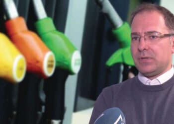 Frikë për shtrenjtimin e naftës, ekspertët: Situata në Lindjen e Mesme mund të ndikojë  në Shqipëri