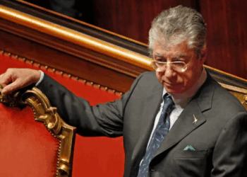 Ndërron jetë Umberto Bossi, themeluesi i ekstremit “Lega Nord”
