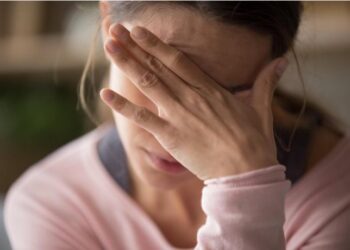 Pse adoleshentët vuajnë nga ankthi? Kriza që po përjetojnë sot