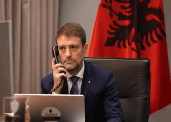 Hoxha telefonatë me Konjufcën: Shqipëria mbetet e palëkundur në mbështetjen e gjithanshme për Kosovën
