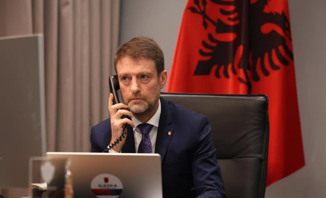 Hoxha telefonatë me Konjufcën  Shqipëria mbetet e palëkundur në mbështetjen e gjithanshme për Kosovën