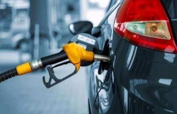 Transporti kërkon ndihmë nga qeveria  çmimi i karburantit rritet  qytetarët paguajnë faturën