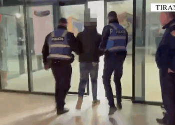Lëvizte i armatosur, arrestohet 33-vjeçari në Tiranë
