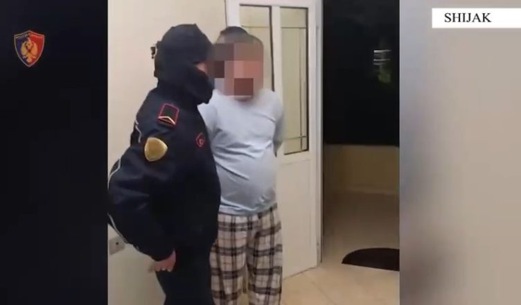 Zbulohet magazina e drogës në Shijak  4 të arrestuar  një prej tyre punonjës i OSHEE së