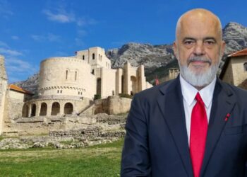 VIDEO / Rama publikon pamjet: Mbi 1000 vizitorë në Muzeun e Krujës vetëm këtë të diel