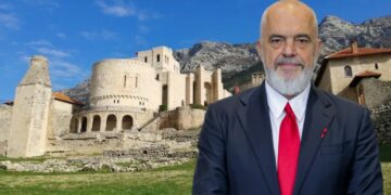 VIDEO / Rama publikon pamjet: Mbi 1000 vizitorë në Muzeun e Krujës vetëm këtë të diel