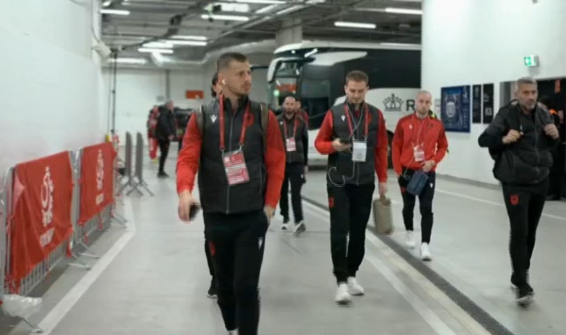 Gjithçka gati për duelin historik me Poloninë  lojtarët kuq e zi zbresin në fushë