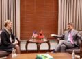 Hoxha takim me të ngarkuarën me punë të SHBA: Shqipëria krah aleatëve për paqen ndërkombëtare