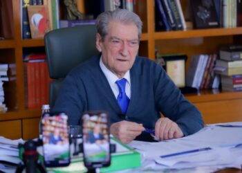 Berisha kthehet nga samiti i PPE: Të bashkohemi nesër në kryengritje paqësore