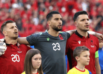 Strakosha: Ndeshja me Poloninë është finale për ne, kurrë nuk kam menduar të vesh fanelë tjetër përveç asaj kuqezi